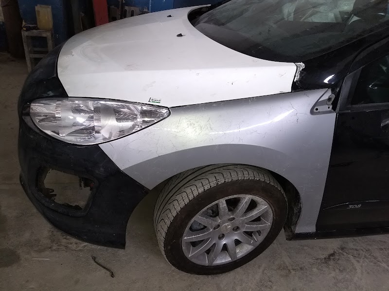 Oficina Forte Funilaria e pintura